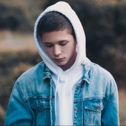 unhappy-teenage-boy chronic disease 1022